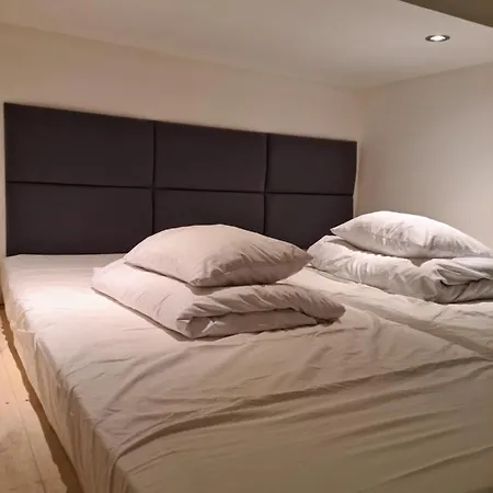 Apartament Amber 12 *